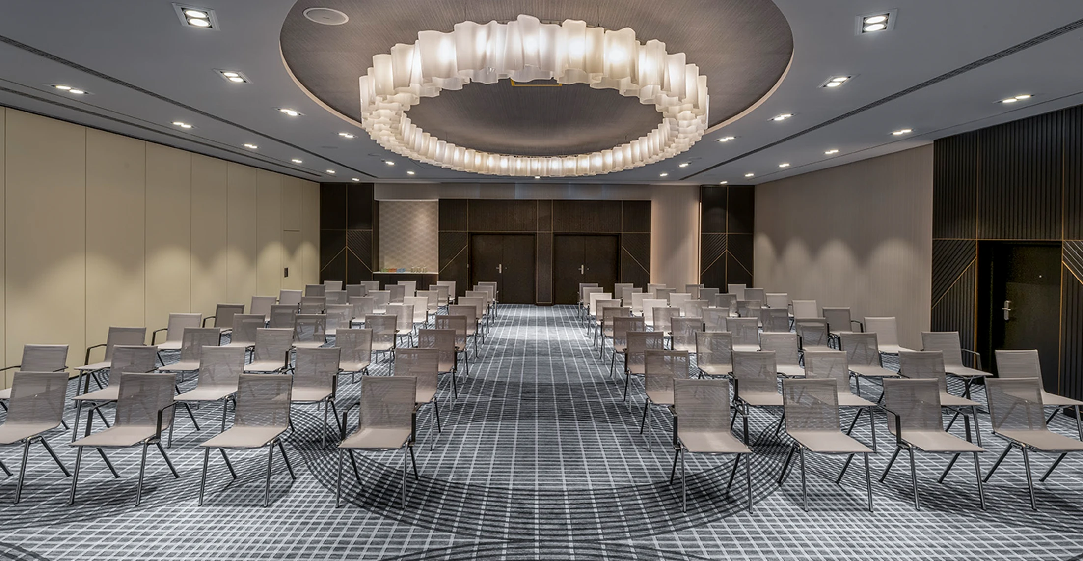 Custom carpets by Ulster Carpets for DoubleTree by Hilton Berlin Ku'damm.