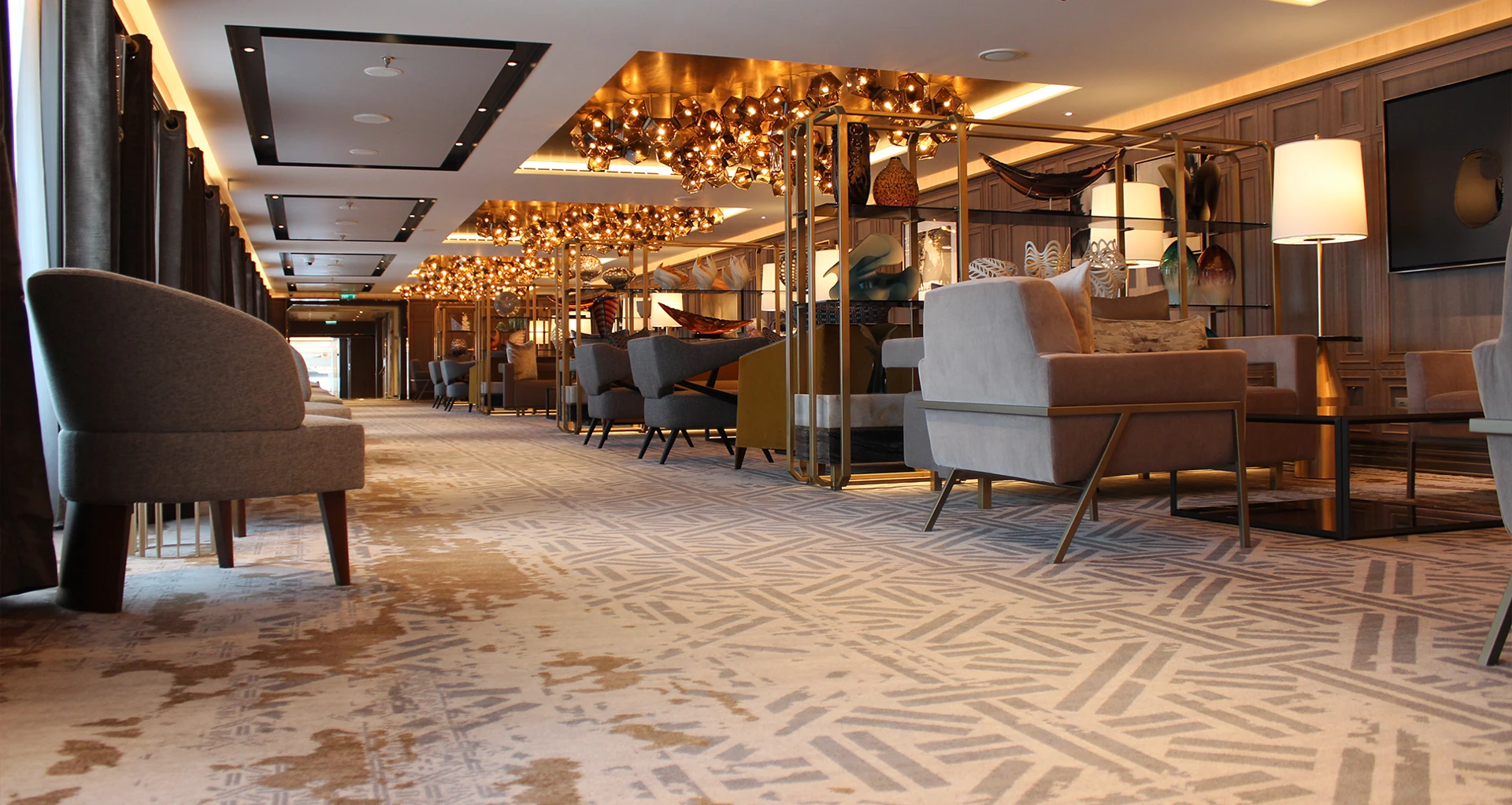 Hero Grand Bar Deck 6 Oceania Allura Vista